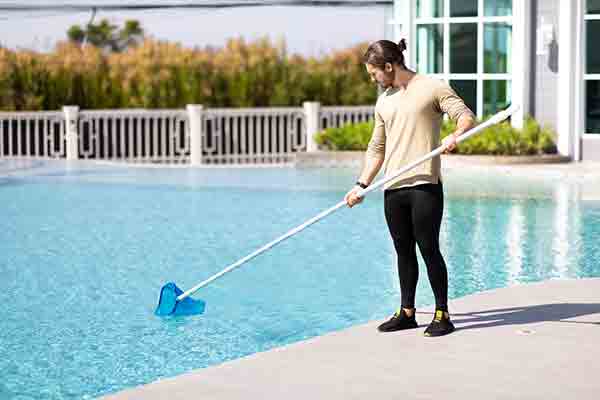 swimming pool cleaning services in dubai